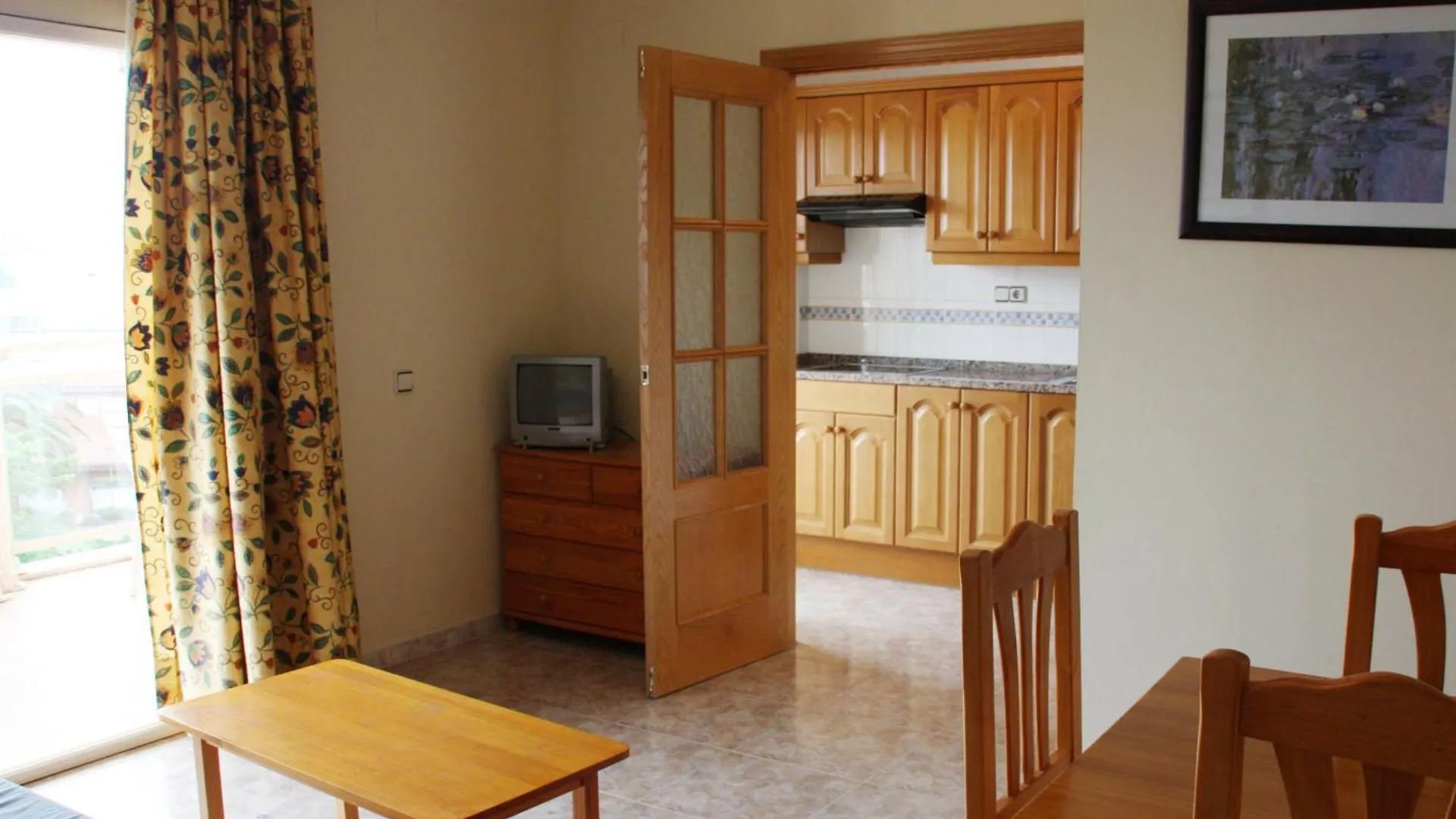 Apartamentos Imperial Salou 0*,  Spain